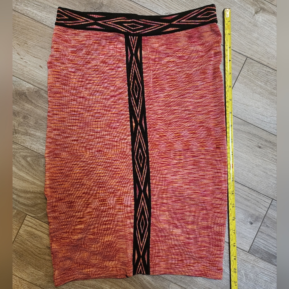 bebe women pencil skirt, size S (2-4 US)